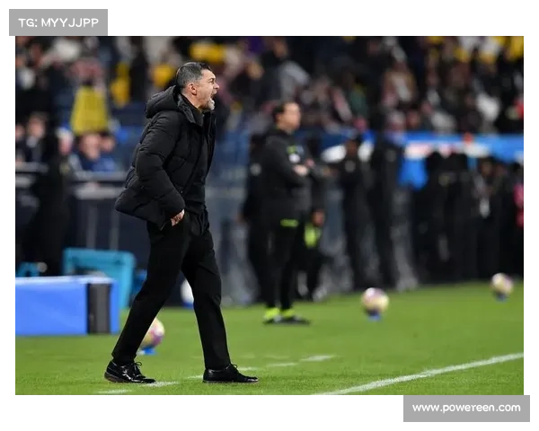 冬季转会揭秘:探索足球冬窗市场背后的秘密与策略 冬季转会揭秘:探索足球冬窗市场背后的秘密与策略